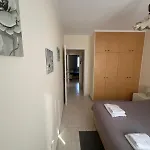 113 Apartment, A 2-bedroom Escape Διαμέρισμα