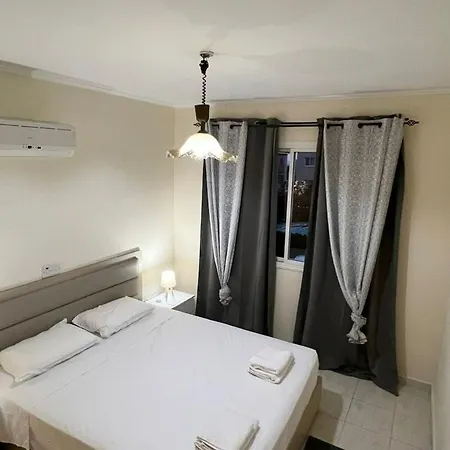 Apartament 113 Apartment, A 2-bedroom Escape