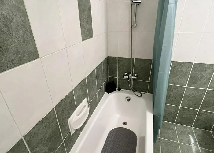 113 Apartment, A 2-bedroom Escape *